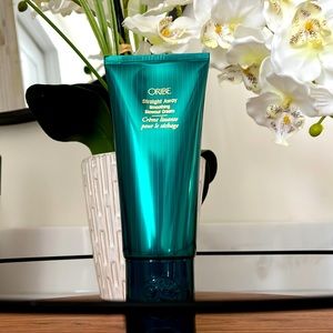 Oribe Straight away smoothing blow out cream
